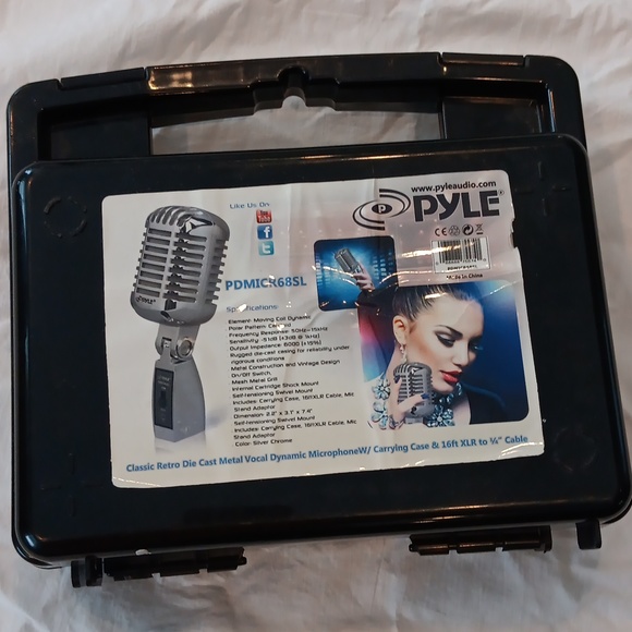 Microphone - Picture 1 of 4